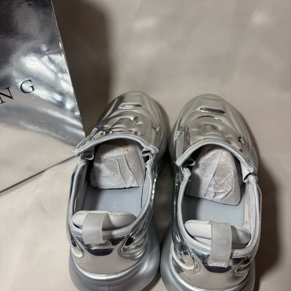 Azalea Wang Francille Chrome Silver Futuristic Sneakers NEW sz: 9 - Picture 6 of 8